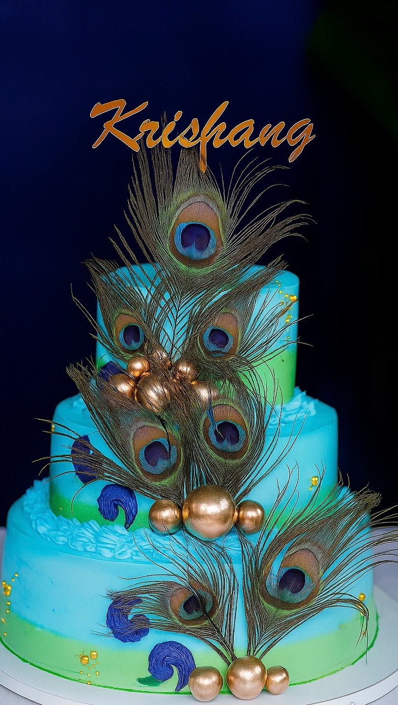 🦚Peacock feathers, Krishna hues and three tiers of pure celebration 💚💙✨ 

#cake #cakesofinstagram #reel #reelsofinstagram❤️ #insta #reelsinstagram #peacock #krishnathemecake