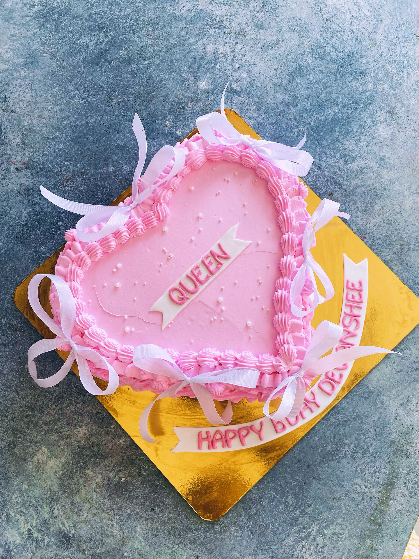 Bringing back the vintage charm with soft pinks, bows, and love 💕

 #RetroCake #BakerWithLove #vintage #cake #cakeforqueen #cake #cakesofinstagram